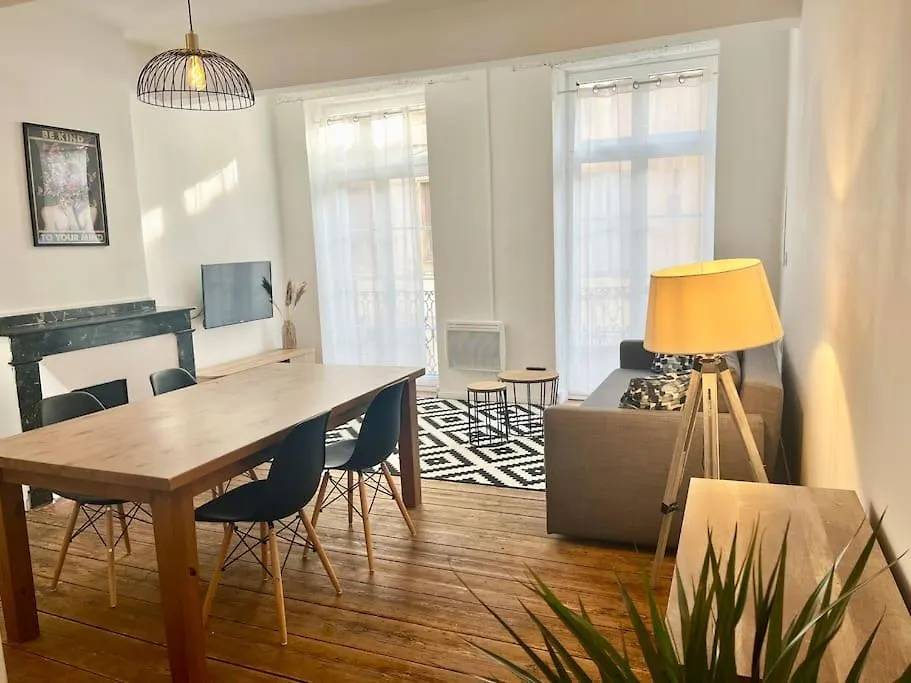 Apartment Appartement Victor Hugo - Balcon Revel  France